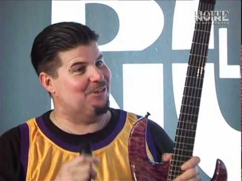 mike clark - Le guitariste de Suicidal Tendencies a craqué sur Lâg ! http://www.lagguitars.com.