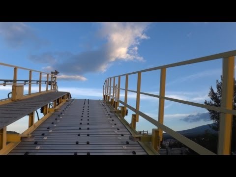 富士急ハイランド - Yamanashi FujiQ Highland ☆Nagashimasuka☆ Front row onride POV 世界最大級の黄金招き猫ペアがあるナガシマスカです。 思ってた以上に面白いです。...