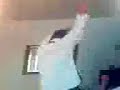 marco exitado bailando