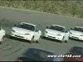 כל מיני תרגילים מסוכנים ופעלולים עם מכוניות!(מין סוג כזה של אקסטרים)