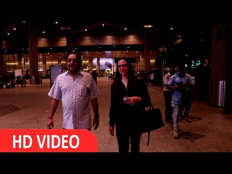 Esha Deol Spotted At Airport