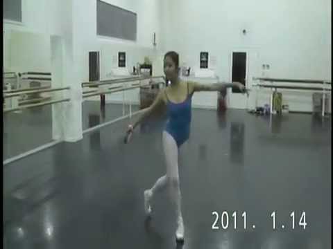 バレリーナを目指す在校生の演技