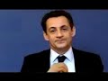 une mouche a piqu� nicolas sarkozy. mais laquelle. le pr�sident fran�ais en mauvaise posture.