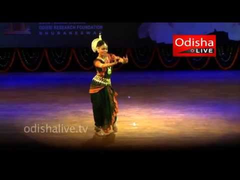 Ki Leela Dekhilire - Odissi Dance - Mrinalini Biswas - Guru Pankaj Ustav