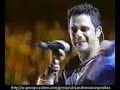 Sanz con bandera del Club Oficial Alejandro Sanz Argentina