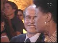 O Clone cap 140 Zein e Betta bailan en Nefertiti
