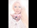 Christina Aguilera – Red Hot Kinda Love