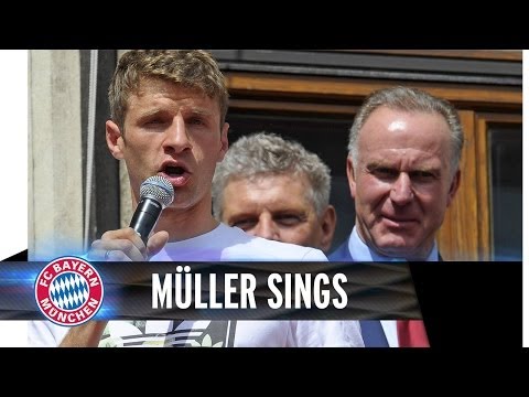 Müller sings:  Müller sings: