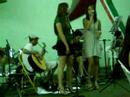 Apresentação na A+, fooda *-*Eu e a mary cantando *huhu*