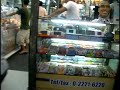 私たちはゲームソフトを購入する場合、おもちゃ屋や家電量販店で購入したり、もしくはアマゾンやヤフオクなどのネットで購入するわけだが、それらは新品でも中古でも正規に生産されたゲームソフトであり、それらのコピー商品を生産、販売、購入することは違法とされている。しかし、東南アジアをはじめとした諸国では、コピー商品こそが市場のメインであり、ゲーム業界に関わる者たちの大きな収入源になっている。今回は、東南アジア最大の違法コピーゲーム地帯と呼ばれているタイ・バンコクのサパーレックへと出向き、潜入取材を行った。＜インターニュース http://internews.jp ＞