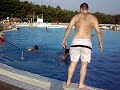 Sempre in piscina a Katoro...