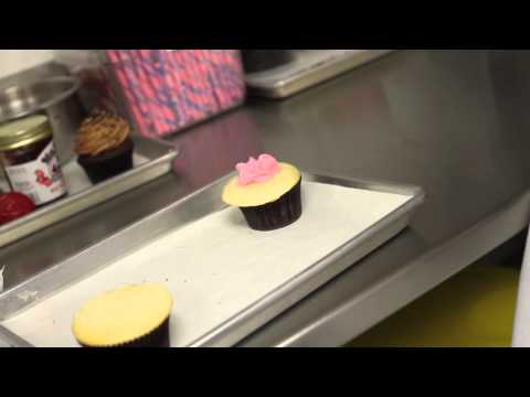 DelawareonlineTV - In the spirit of Valentine's Day, reporter Ashley Barnas learns how SAS Cupcakes obtains icing perfection and manages to sell more than a thousand cupcakes e...