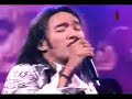 Arnel Pineda and Journey - Open arms live in Chile