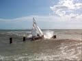 Fun crash ! Sailboat mishap - Cecina, vela in difficolt�....