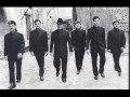 Los tigres del norte la mesa del rincon en letras