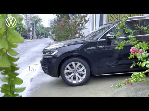 GIAO CẶP ĐÔI TOUAREG LUXURY 2023 VỀ VỚI GIA ĐÌNH KHÁCH VIP TẠI BÌNH DƯƠNG