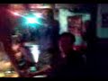 Mesera borracha haciendo strip-tease! Mesera borracha haciendo strip-tease!