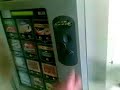 Rumspielen am Kaffe-Automaten Rumspielen am Kaffe-Automaten