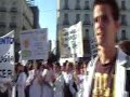 http://fadsp.com/manifiesto.htmhttp://www.sweets.jazztel.es/ManifiestoFacultadesdeMedicina.pdfmanifestación d estudiantes d medicina en madrid.Los estudiantes de medicina no apoyamos las medidas de privatización de la sanidad ni de las carreras de medicina.Pasen el enlace a quienes piensen que le interese saber lo q está pasando.La iglesia católica intenta comprar la carrera de medicina:Lo dicho, eso intenta hacer, en una estrategia que como siempre no dice, pero hace. Y sinó que alguien me explique qué hace el cardenal Rouco anunciando charlas cristianas en una facultad pública de medicina (la elección no es por casualidad), en lugar de irse al marginado barrio de san blas o a los barrios de la droga, que hay algunos y necesitan más sus bendiciones. Siempre la publicidad fué más subliminal en mi uni,eran discretos carteles pegados por als paredes de los pasillos, y charlas sobre aborto, etc (temas preseleccionados) y lo que se cociera por debajo, pero ahora han pasado a la carga descaradamente...porque es una misión buena según ellos controlar la mediicna, para que nadie se salga de madre.Otra prueba de su plan magistral es la intención de privatizar esta carrera: cuando compras las cosas, cuando te pertenecen, las controlas que da gusto: de las 9 facultades de medicina que se intentan crear en nuestro país, 3 serán católicas o ultracatólicas (Francisco de Vitoria es el ejemplo) y las demás privadas sospecho que algo tienen que ver con religiones...Ahora preguntáos: ¿porqué esta noticia no ha salido en ningún medio de comunicacion de masas?¿es democracia acallar lo que está pasando? ¿dónde están las noticias importantes de nuestro país en la prensa?, porque no las encuentro!!!!¿es neura mía que la iglesia católica intenta apoderarse de la carrera de medicina????Dicen mis padres que sí, q es mi neura, porque si fuera tan importante la cosa ya lo habrían aireado en los medios. Yo más bien creo que es un cambio lento que apenas se nota y que el debate saldrá cuando ya sea demasiado tarde.Y ya para acabar me pregunto: si la iglesia se hace con la medicina¿qué más dará que haya curas o no en los comités éticos de los hospitales?http://www.ceem.org.es/http://www.ceem.org.es/?p=64&parte=&n=1&ver=774http://www.sweets.jazztel.es/en esa web puedes ver todo el video y más. ES MI CANAL DE TELEVISIÓN, con información que a los medios de prensa no les gusta o les compensa mostrar.