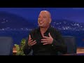 Howie Mandel talks about the vicious washing hands/tipping a bathroom attendant cycle.