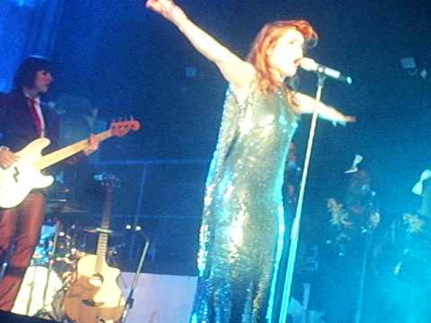 dean4xena - Hit single ' New York ' at 02 Academy in Glasgow sorry the video pauses at one point , the security was walking past lol.