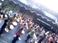 Tocando maracatu com alfaias.