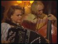 värttinä   pihi neito