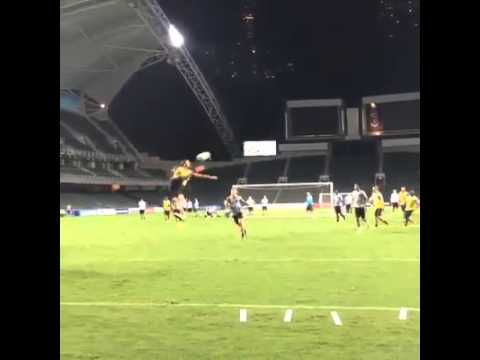 The amazing kung fu goal of Zlatan Ibrahimovic during training in Hong Kong