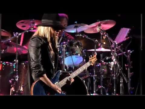 Orianthi - Orianthi performs