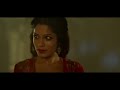 Seguici su facebook: www.facebook.com Trailer ufficiale del film IL PRINCIPE DEL DESERTO, dal 23 dicembre al cinema. Inizio del ventesimo secolo - Arabia Sotto il sole spietato del deserto, due sultani si incontrano faccia a faccia. Tutto attorno, sul campo di battaglia, i corpi dei loro combattenti. Il vincitore Nesib, emiro di Hobeika (Antonio Banderas), detta le condizioni di pace al suo rivale Amar, sultano di Salmaah (Mark Strong). Nessuno potrà mai più reclamare i diritti della cosiddetta terra di nessuno, denominata 