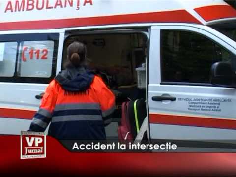 Accident la intersecţie