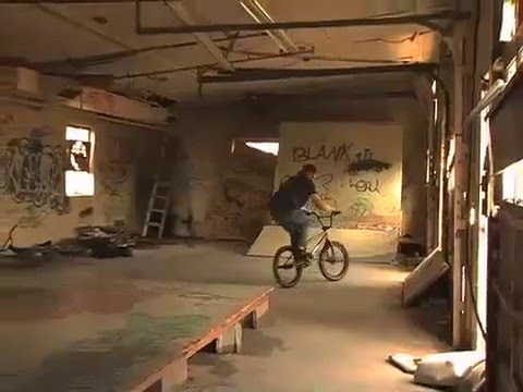 BMX BIKES TRICKS STUNTS CRASHES