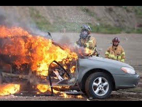 De - Video del CHOQUE de PAUL WALKER - MUERTO Imprecionante PAUL WALKER DEATH - Card Accident VIDEO - OMG Shocking! Moment of Accident El video del choque de Paul...