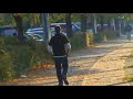 ++ wichtig: bitte erst teil 1 des films angucken unter: http://www.youtube.com/watch?v=tiiqy6b0-fk
na, nicht cool genug?dann gibts jetz die l�sung.der ultimative coolness-guide damit auch du endlich cool werden kannst.

inspiriert und mit freundlicher genehmigung von ernst eisw�rfel.
f�r high quality download besucht:
www.derwegzurcoolensau.de.vu