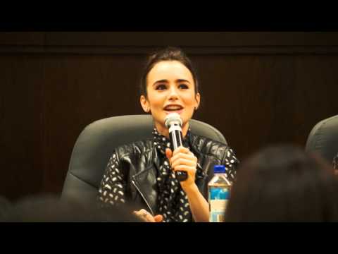 jonathan bones - AWESOME AUDIO & CLOSE UP & CLEAR FOOTAGE OF Mortal Instruments book series author Cassandra Clare-Clockwork Princess Book Signing w/ 'City Of Bones' Lily Col...