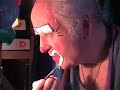 circus louis knie junior 2006 u.a. werbeclown lubino beim schminken...

www.circusdream.ch