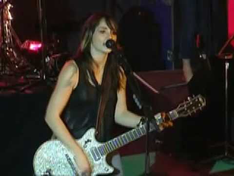 KT Tunstall dedicates Suddenly I see to Aung San Suu Kyi