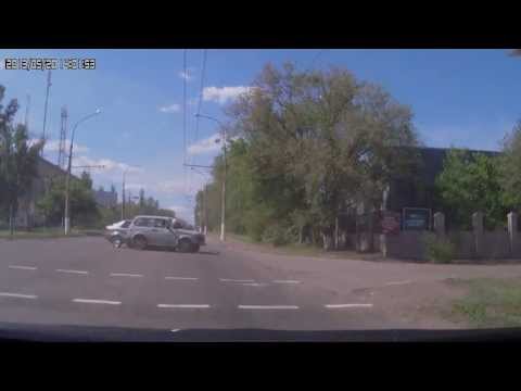 Пристёгиваться надо .