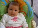 Camila en su columpio
