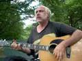 Tom-Lodise-Performs-