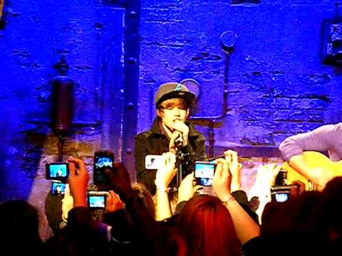 Justin Bieber in Paris, in private concert to Jamel comedy club part 3