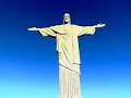 Luigi Cani voa sobre o Cristo Redentor