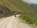 PERU. Ruta Celendin-Leimebamba. Ciclista Carlos