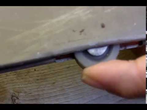 how to remove sliding screen door