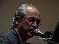 Giuseppe Cirigliano ha creato una cover-band deandrena e, da alcuni anni, è uno dei migliori e più accreditati intepreti di Fabrizio De Andrè, oltre che esserne un grande appassionato e anche studioso (ha pubblicato anche un libro sul 
