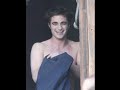Rob Pattinson Shirtless Kristen Stewart kiss! 114 New Moon pics!