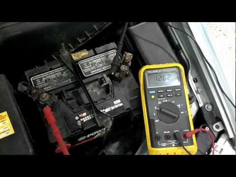 how to test a battery with a voltmeter