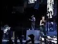 Rihanna Fainting during presentation that happened yesterday 06/11/08 in the Sydney. It was attended by soon-to doctors. Chris Brown sang all the music without the participation of Rihanna.Rihanna desmaia durante apresentação que aconteceu ontem 06/11/08 na Austrália. Logo foi socorrida por para-médicos. Chris Brown cotinuou toda a música sem a participação de Rihanna.