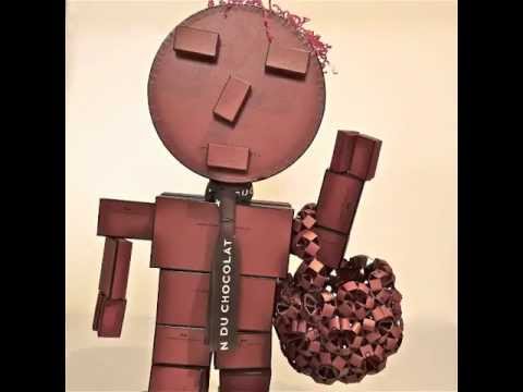 0 Chocorobox  in cardboard  with Upcycled Toy stop motion Robot movie Kid Art Animation 