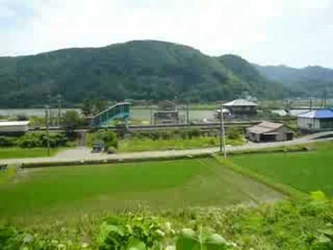 玄武洞駅を山側から撮る
